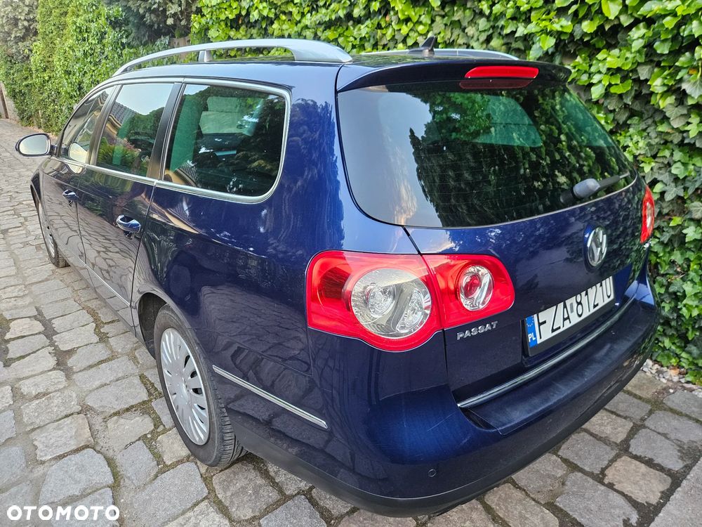 Volkswagen Passat Variant 2.0 TDI DPF Sportline - 3