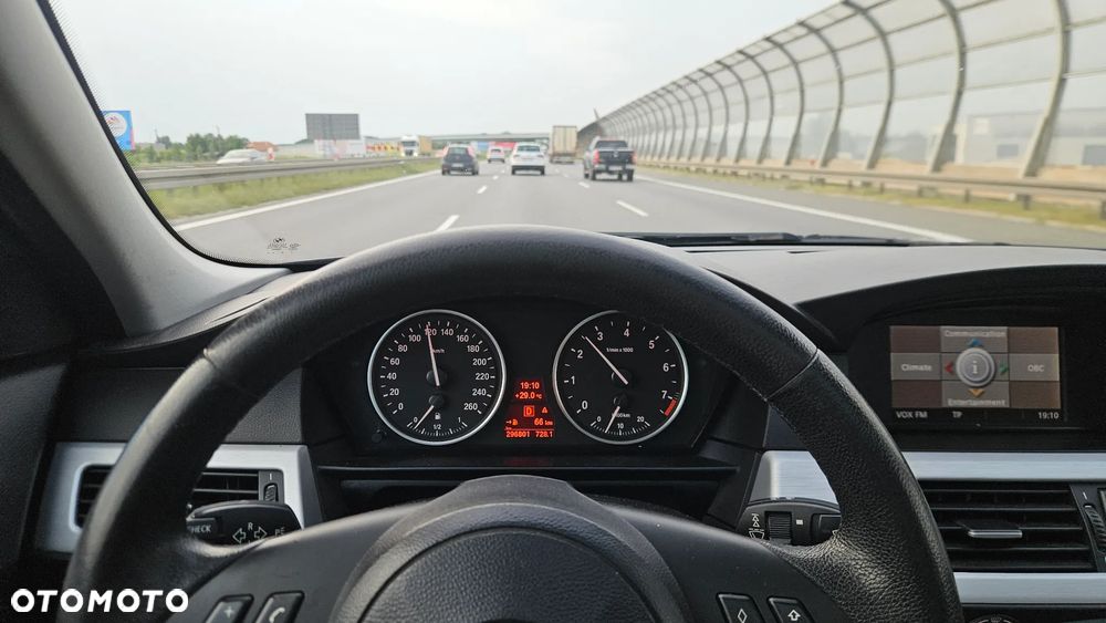 BMW Seria 5 525xi Edition Sport - 33