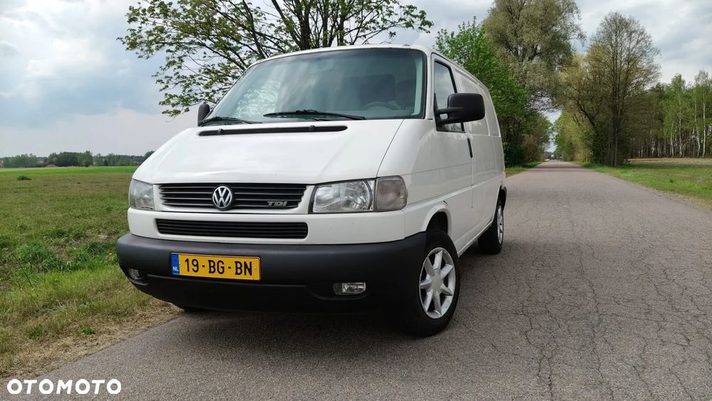 Volkswagen Transporter - 1