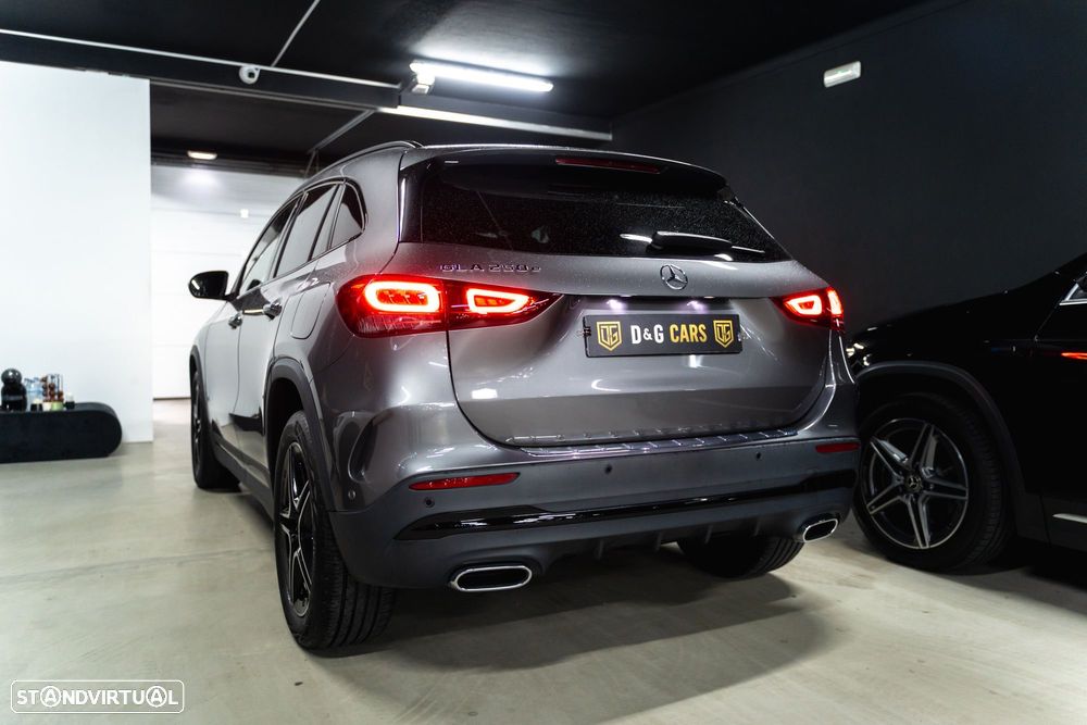 Mercedes-Benz GLA 250 e AMG Line - 2