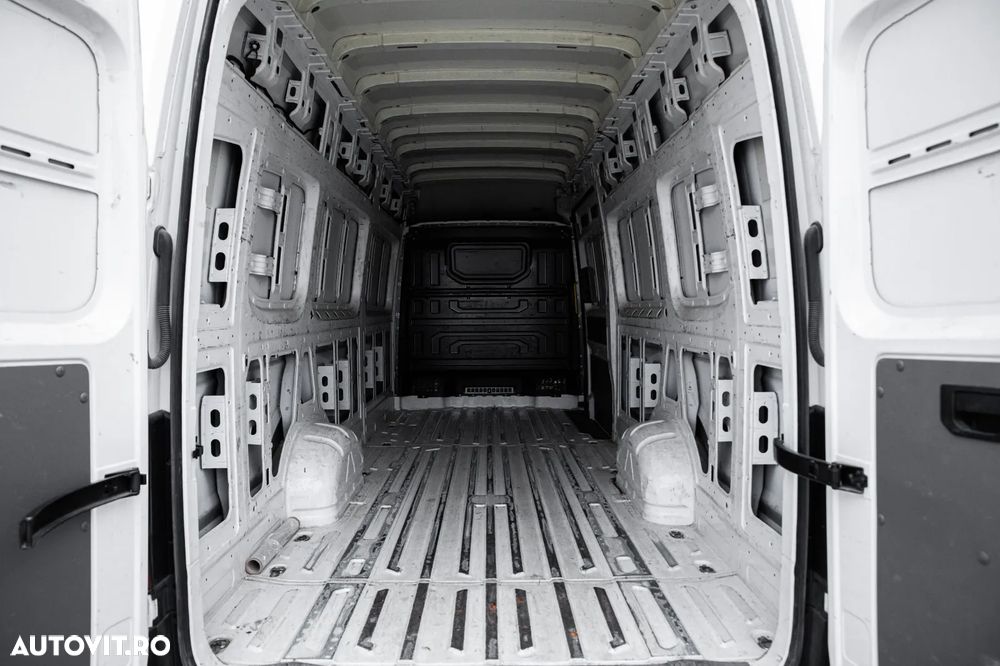 Volkswagen Crafter L4H4 - 8