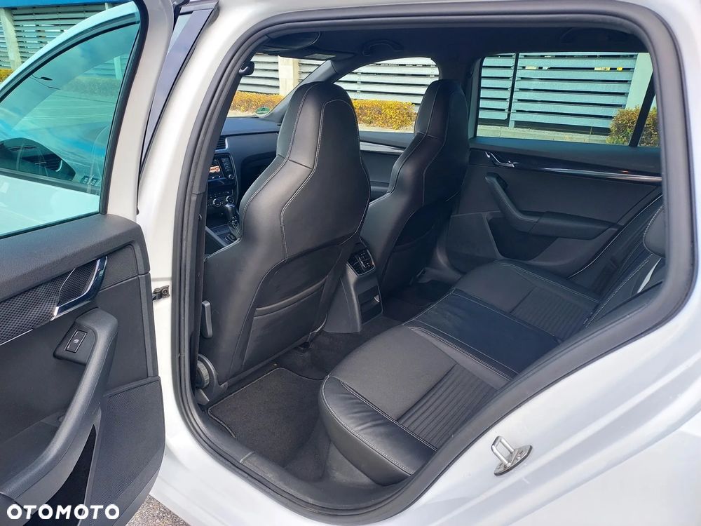 Skoda Octavia 2.0 TDI DSG RS - 17