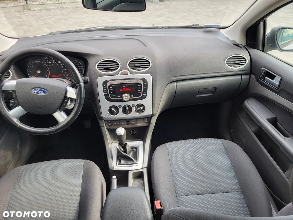 Ford Focus 1.6 TDCi Ambiente DPF - 8