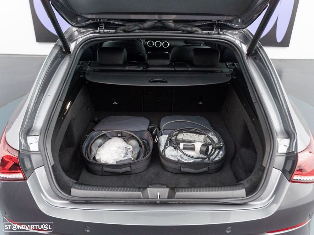Mercedes-Benz CLA 250 e Shooting Brake Style Plus - 13