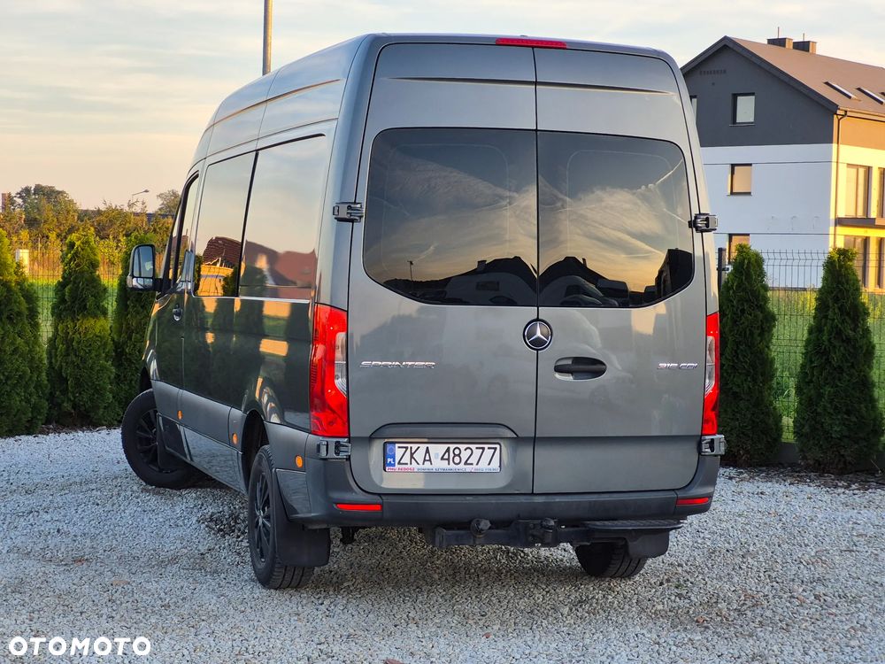 Mercedes-Benz Sprinter - 14