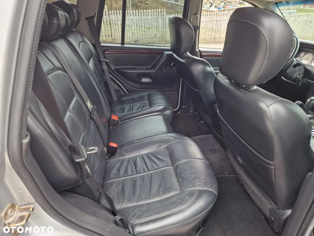 Jeep Grand Cherokee - 12
