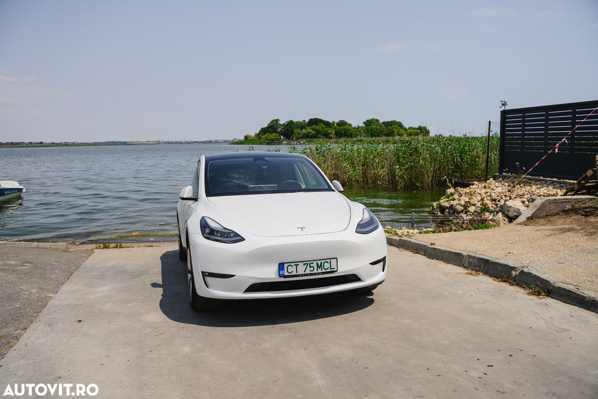 Tesla Model Y AWD Long Range - 1