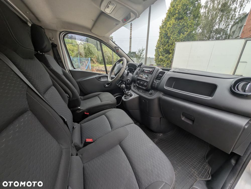Opel Vivaro - 10