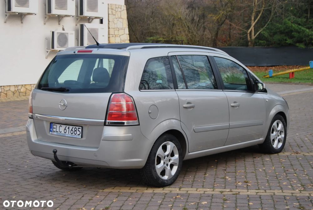Opel Zafira 1.9 CDTI Cosmo - 3