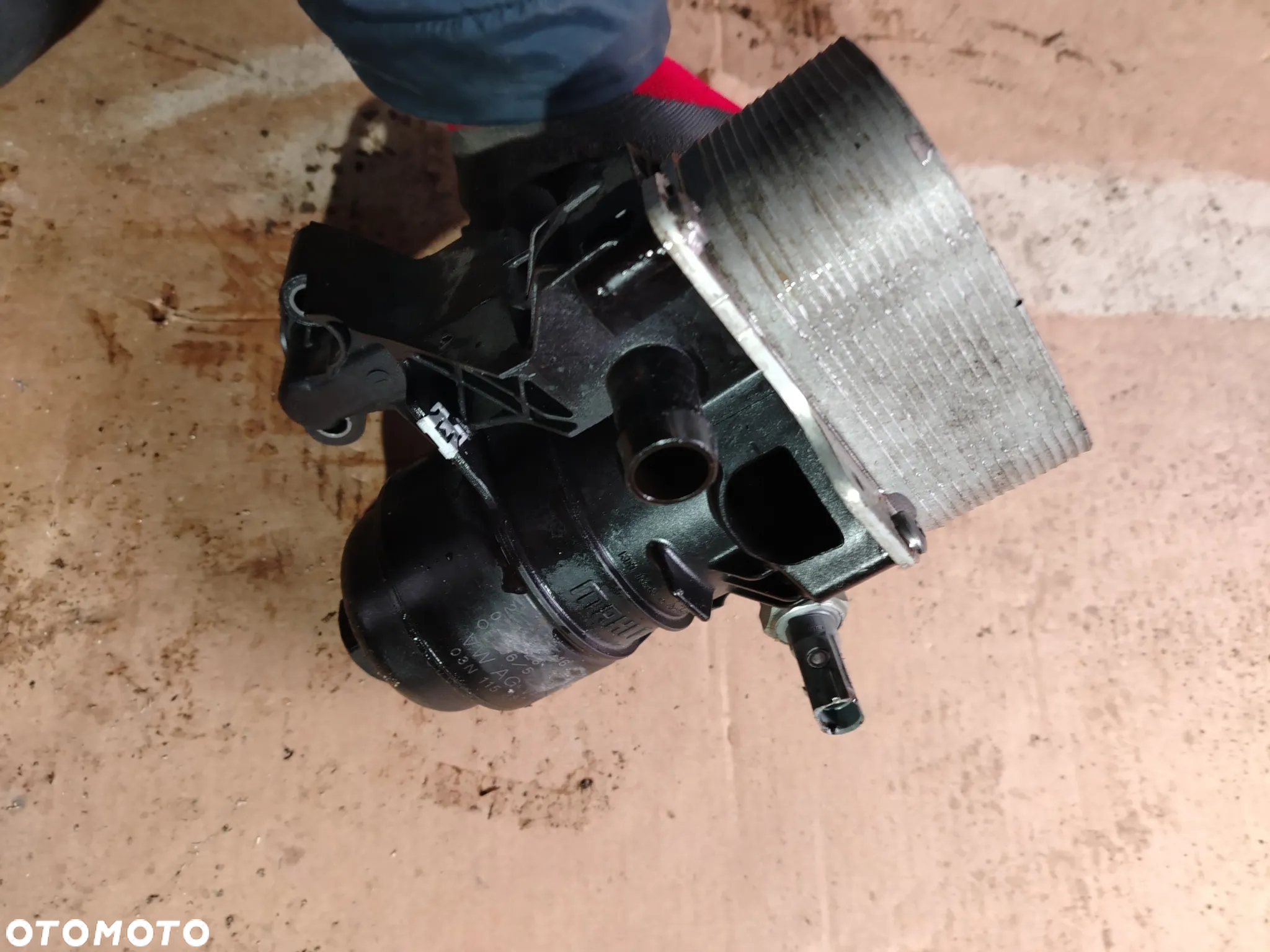 PODSTAWA FILTRA OLEJU VW AUDI 2.0 TDI 03N115389N VW PASSAT B8 GOLF VII - 2