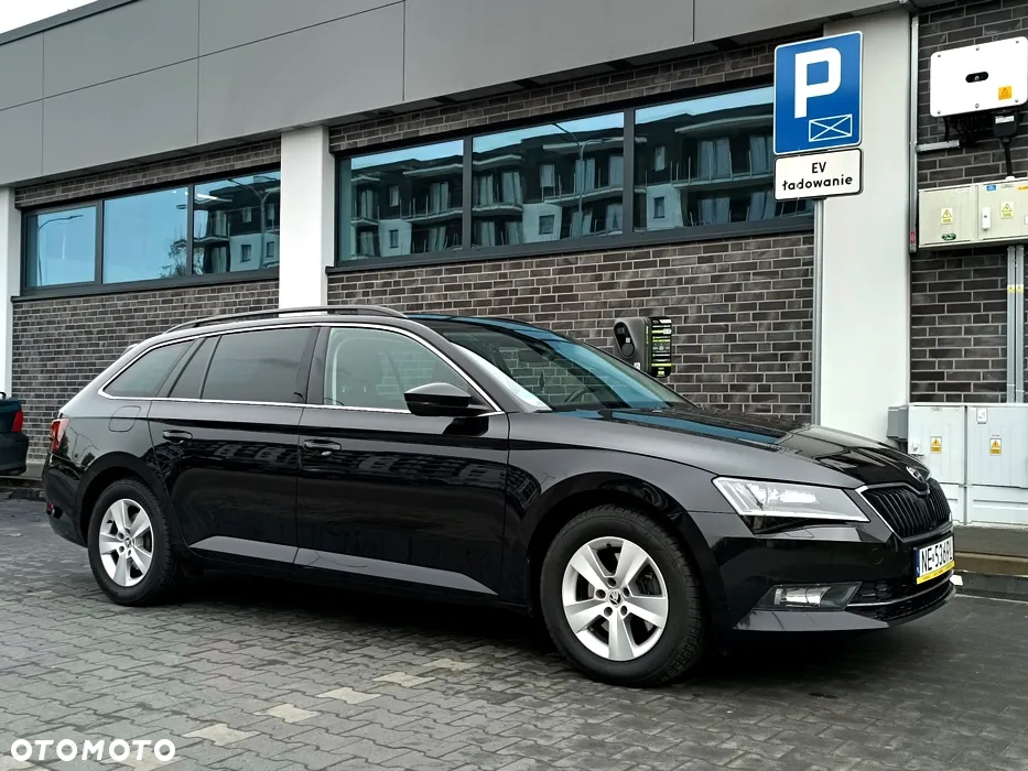 Skoda Superb 2.0 TDI Ambition DSG7 - 2