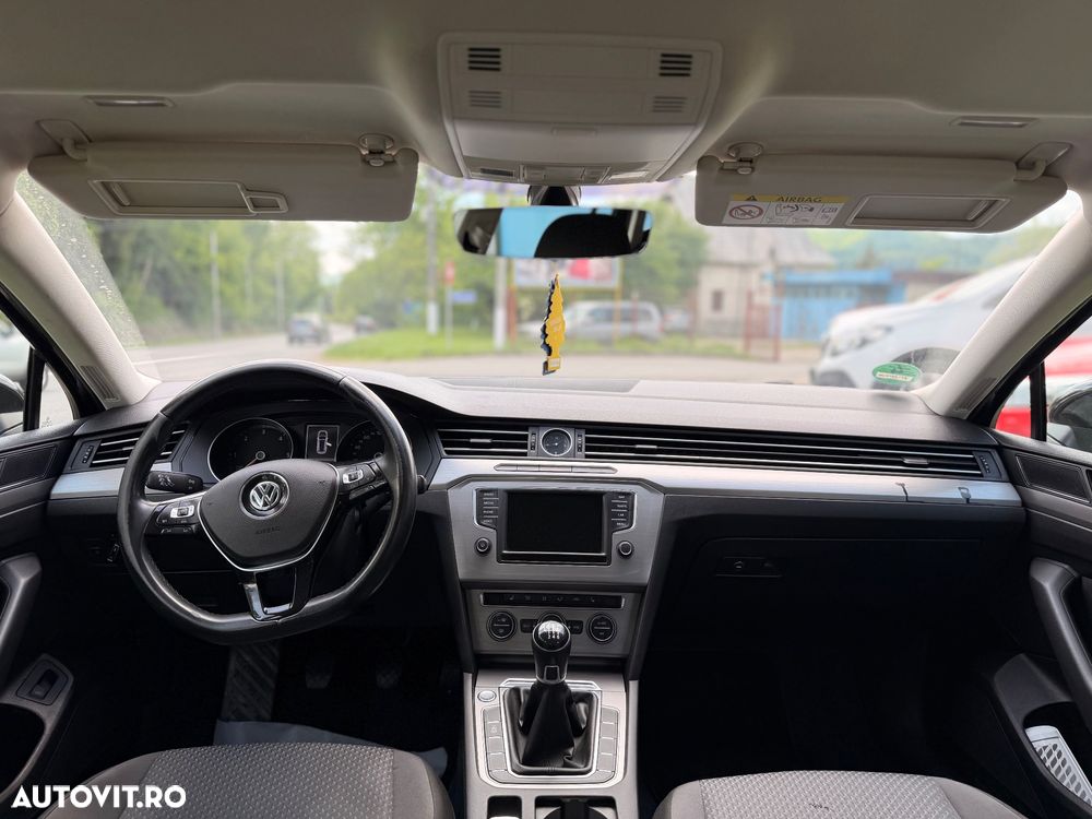 Volkswagen Passat - 10