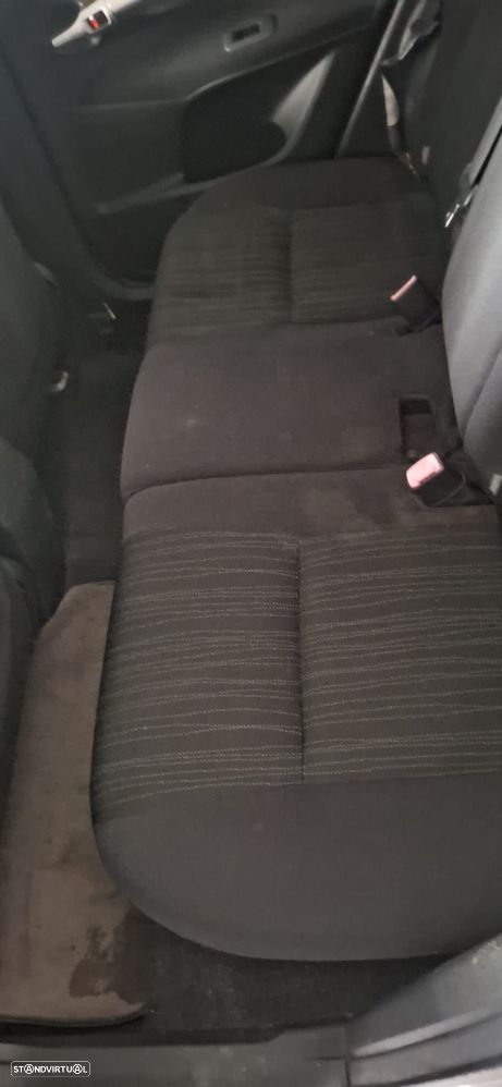 Toyota Auris 1.4 D-4D Sol - 4