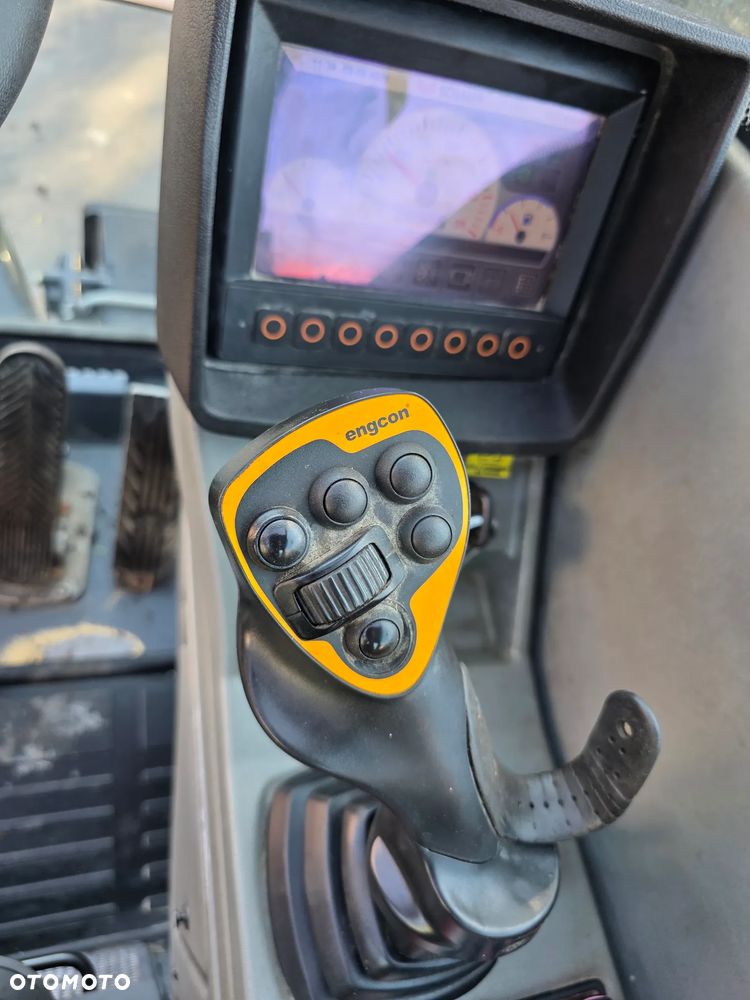 Terex Schaeff TW 110 Full Opcja - 16