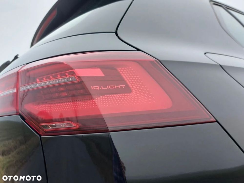 Volkswagen Golf - 11