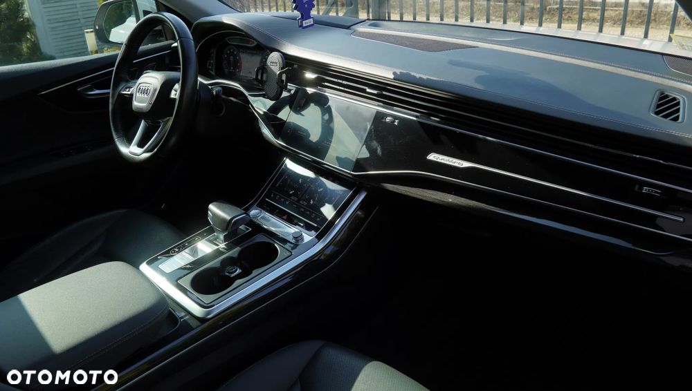 Audi Q8 55 TFSI quattro tiptronic - 28