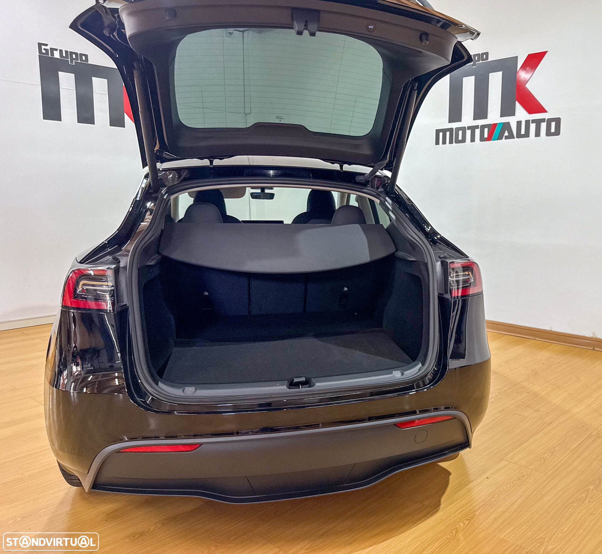 Tesla Model Y Performance Dual Motor AWD - 22