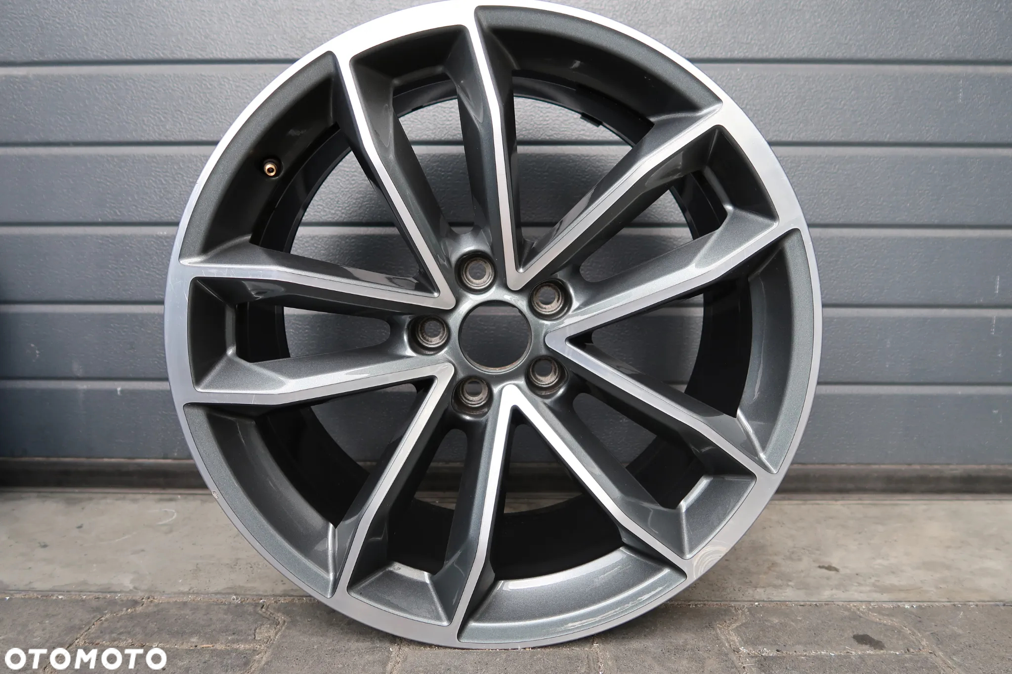 C55 FELGA AUDI A5 S5 8W0601025DG 8,5X19ET32 - 3