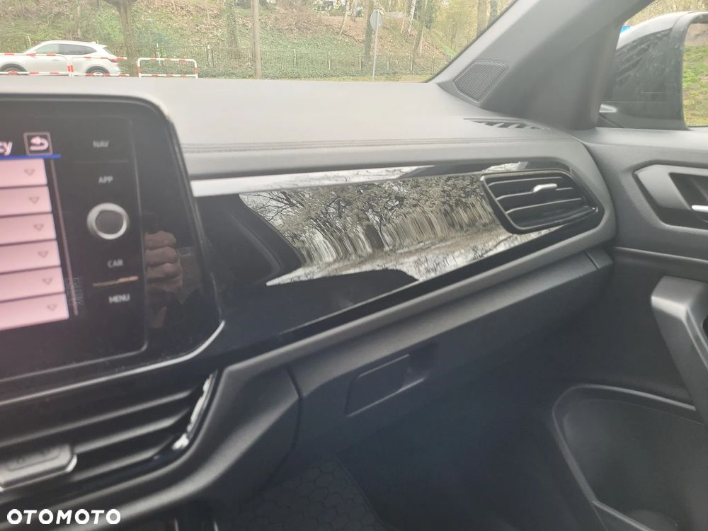 Volkswagen T-Roc - 17