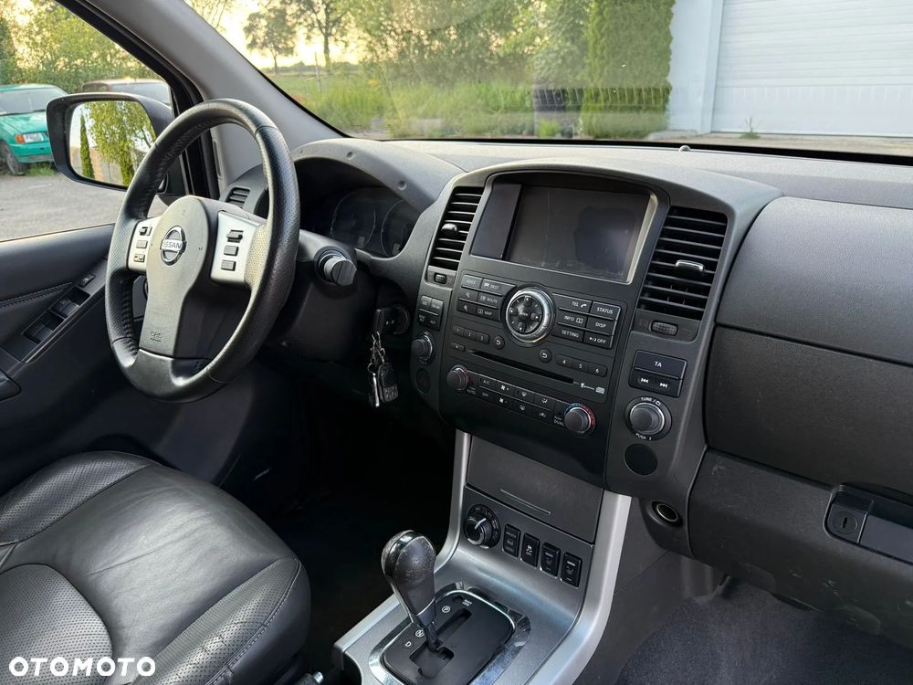 Nissan Navara 3.0 D V6 Platinum Long EU5 - 19