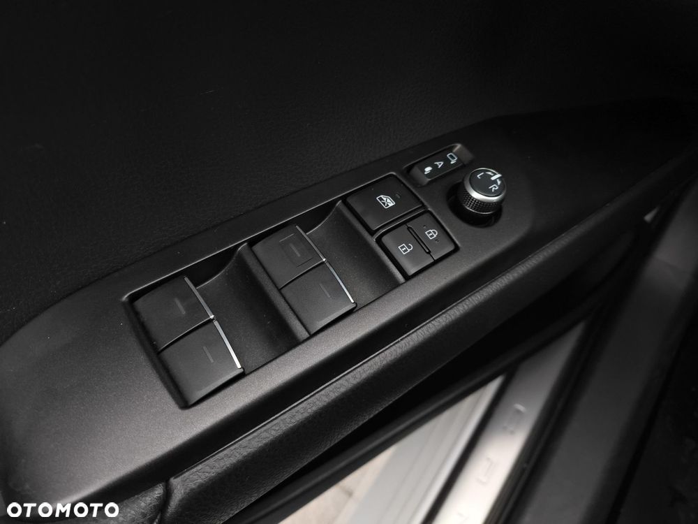 Toyota Camry - 20