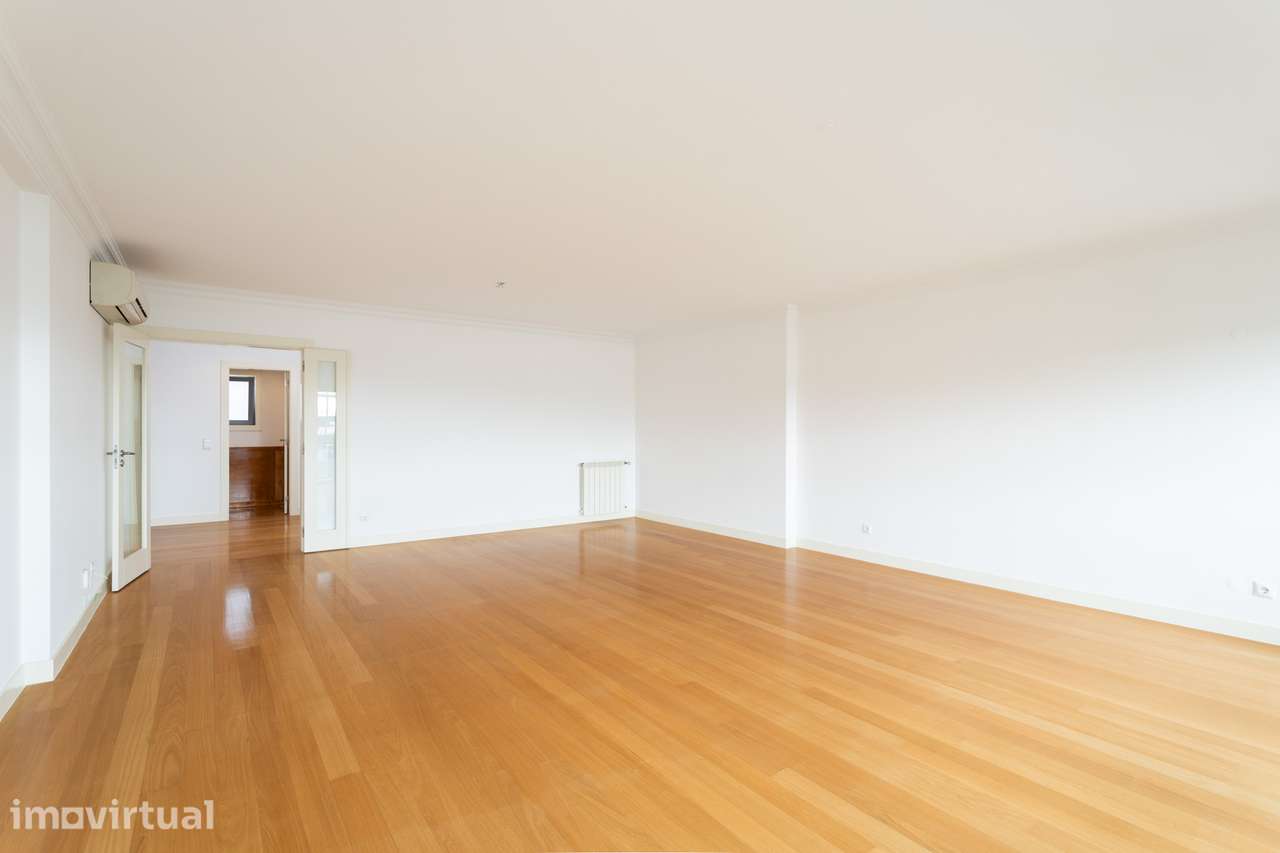 Apartamento T3 no Pateo de Belém com Garagem e Arrecadacao - Grande imagem: 3/47