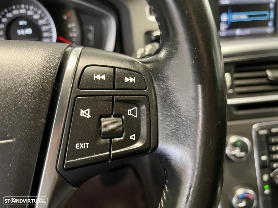 Volvo V60 2.0 D4 Momentum - 11