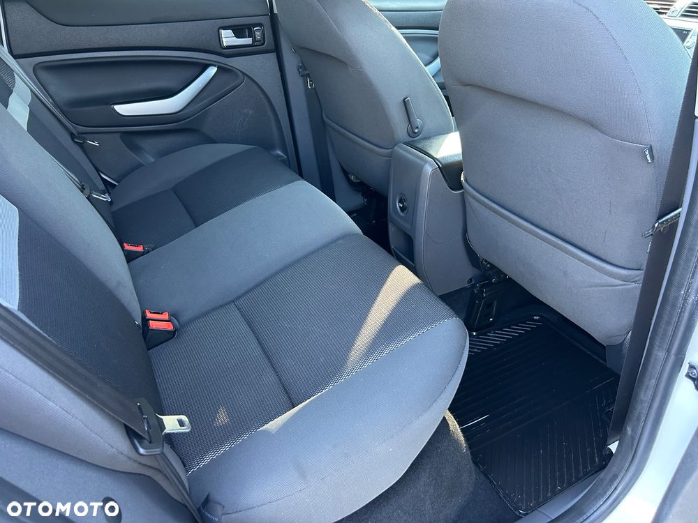 Ford Kuga 2.0 TDCi 2x4 Trend - 14