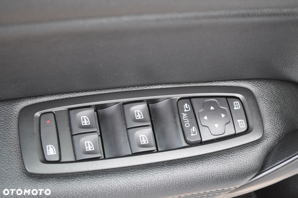 Renault Megane ENERGY TCe 130 INTENS - 25