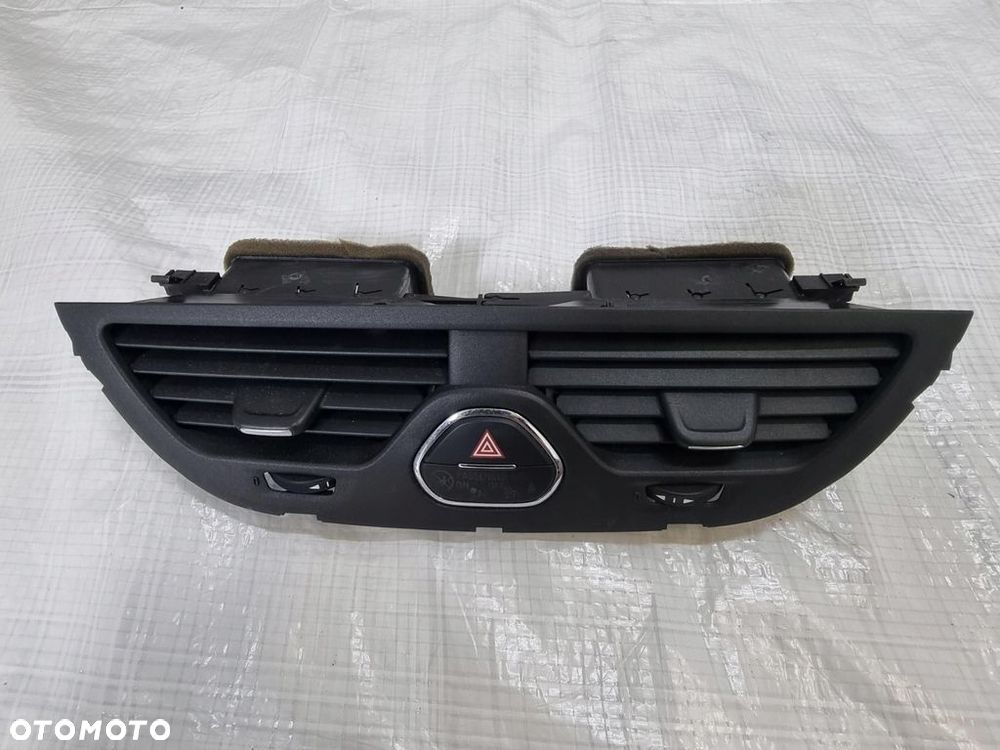 OPEL CORSA E KRATKA NAWIEWU PRZYCISK ŚWIATEŁ AWARYJNYCH 13363976 - 1