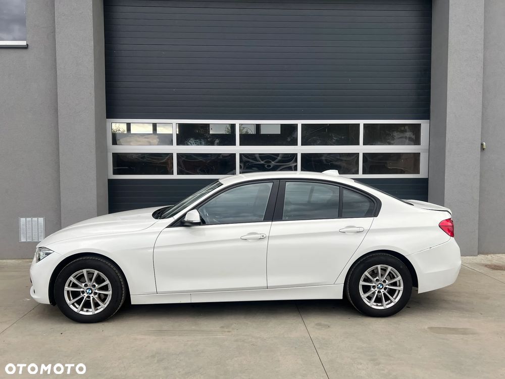 BMW Seria 3 318i - 6