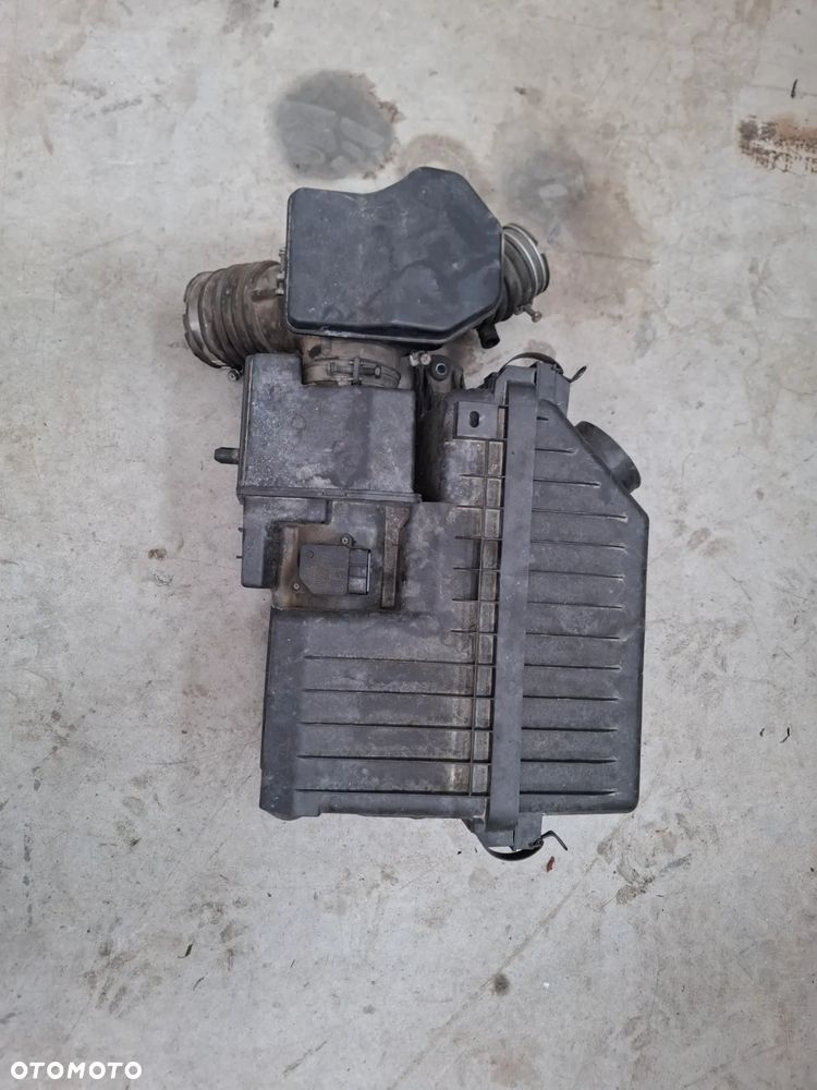 Obudowa filtra powietrza Lexus 3.3 V6 1001407590 - 1