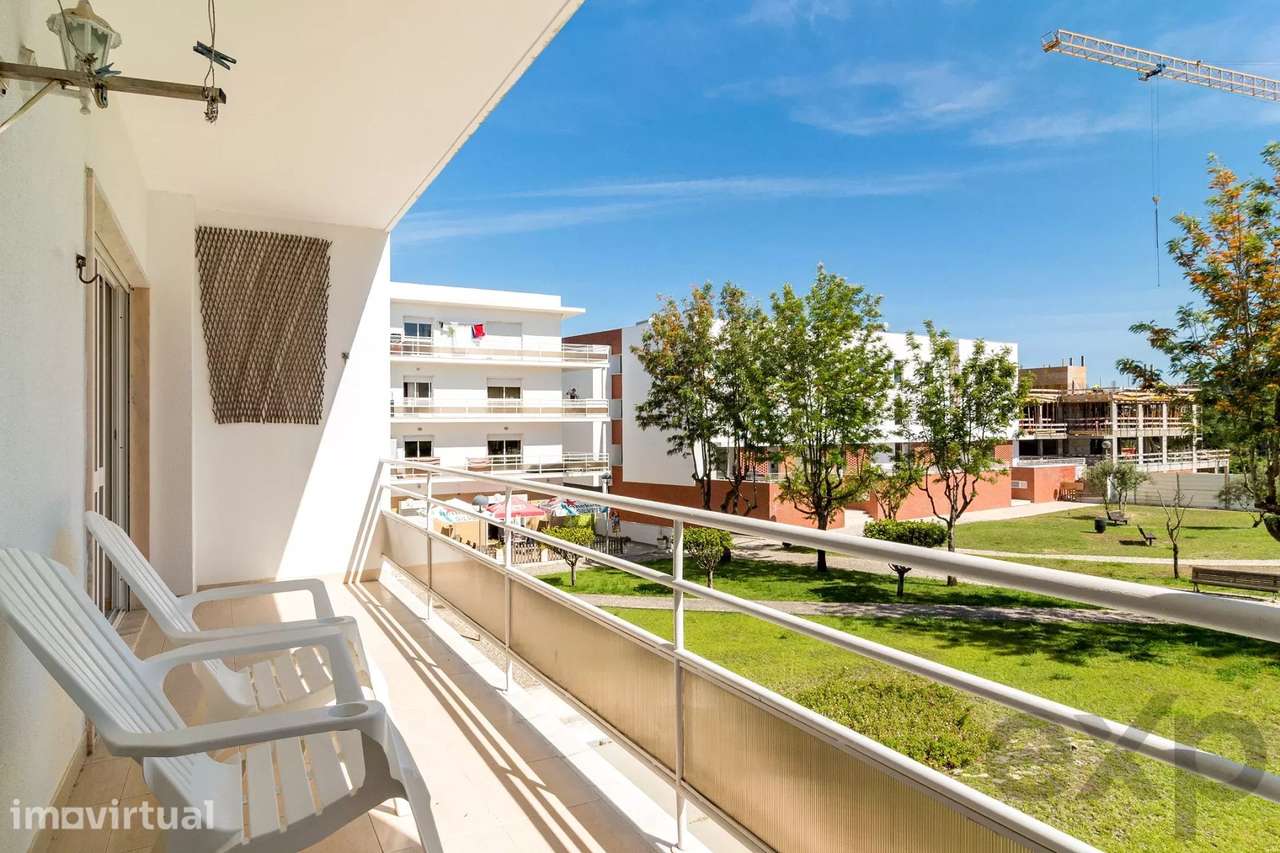Apartamento T2 mobilado com varanda em Sesimbra - Full image: 3/15
