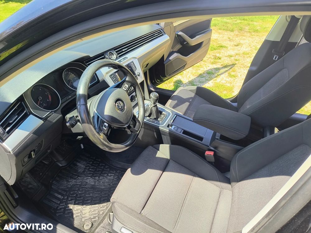 Volkswagen Passat 1.6 TDI Comfortline - 8