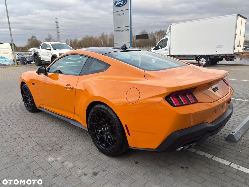 Ford Mustang - 10