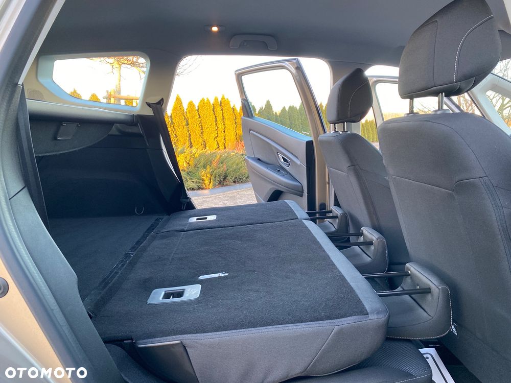 Renault Grand Scenic - 27