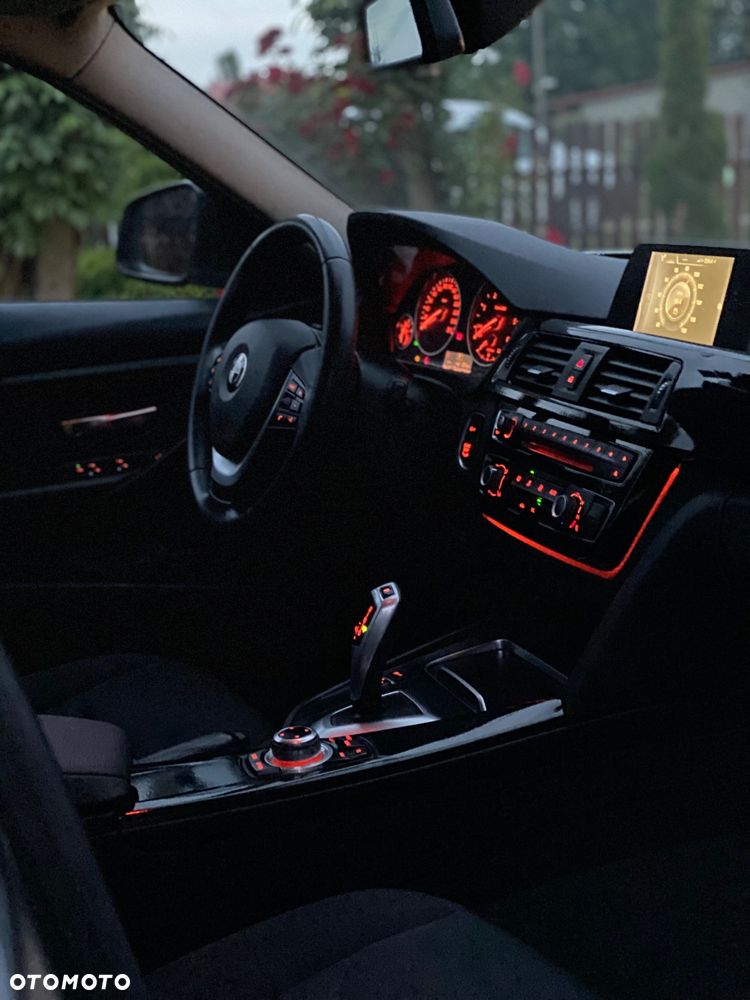 BMW Seria 3 320d - 11