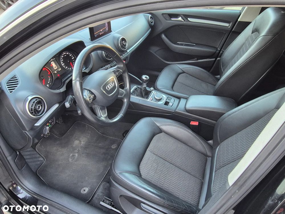 Audi A3 Sportback 1.6 TDI Ambiente - 8