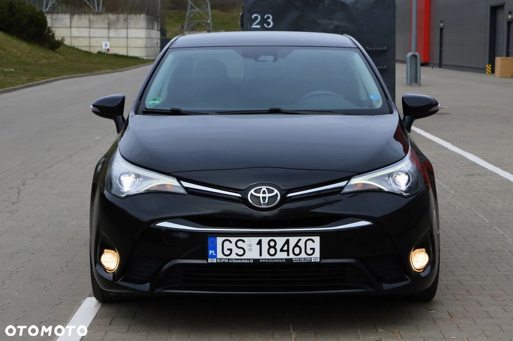 Toyota Avensis 2.0 D-4D Premium - 35