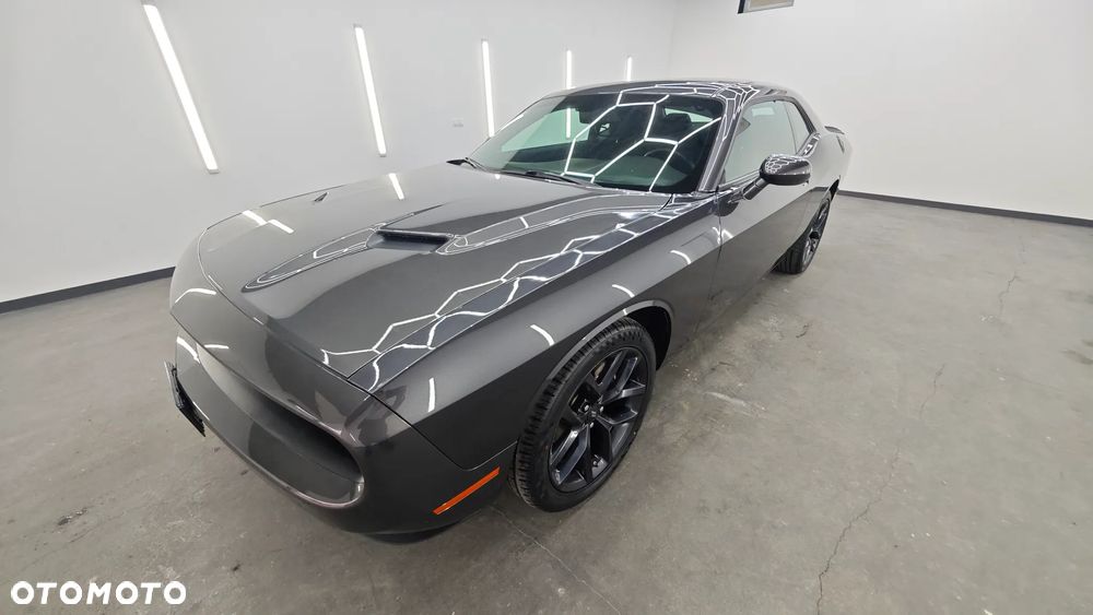 Dodge Challenger - 36