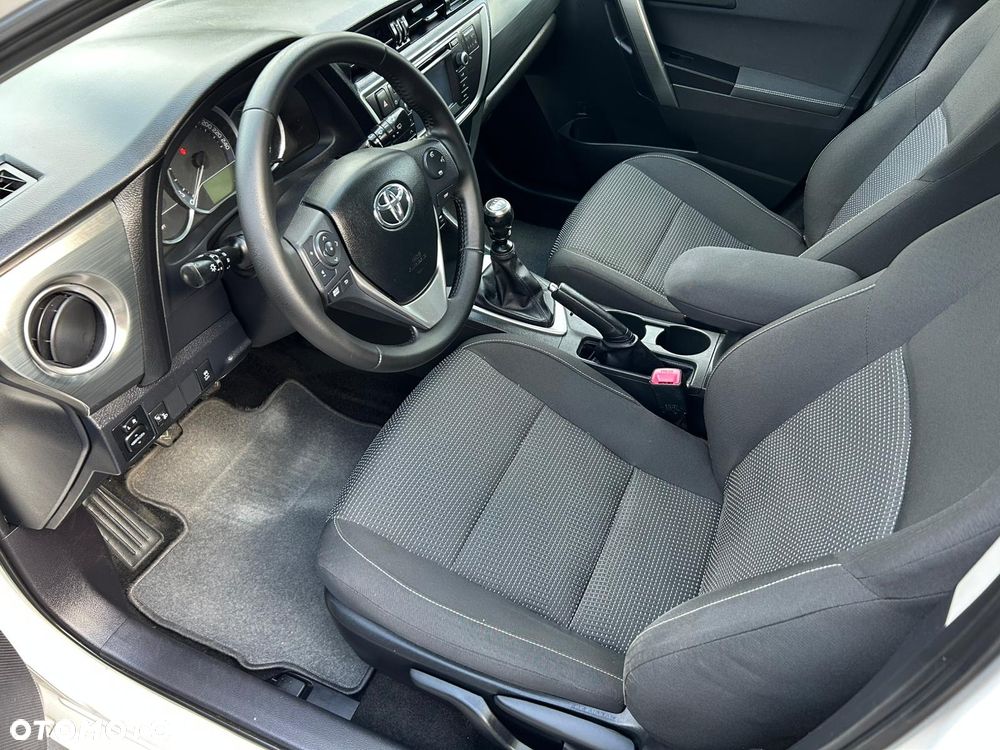 Toyota Auris 1.6 Premium - 13