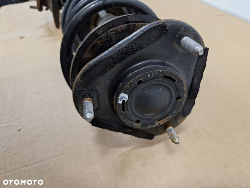 TOYOTA MATRIX 2 II E140 MCPHERSON PRAWY ZWROTNICA PRAWA PIASTA AMORTYZATOR - 4