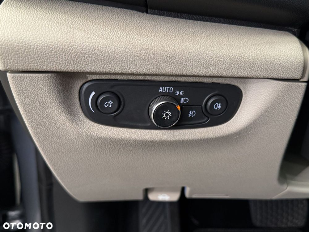Opel Insignia - 30