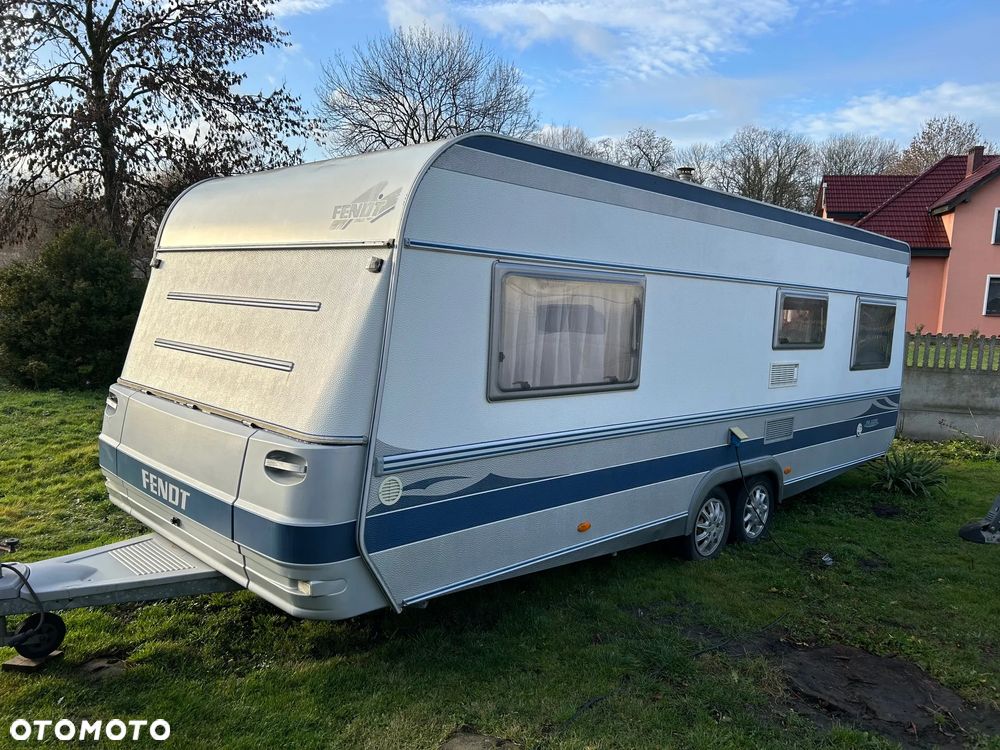 Fendt 650 z dużym przedsionkiem, prysznic - 1