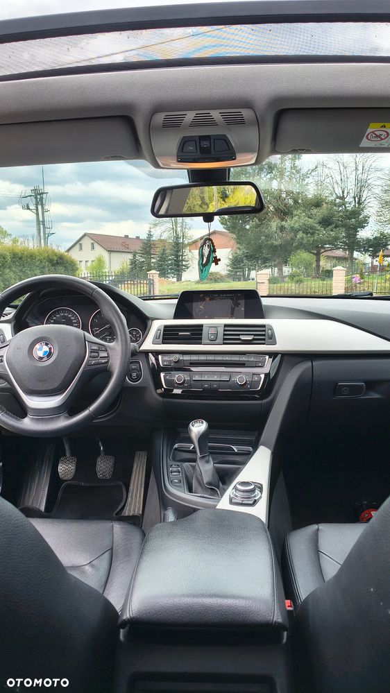 BMW Seria 3 320d xDrive Advantage - 12