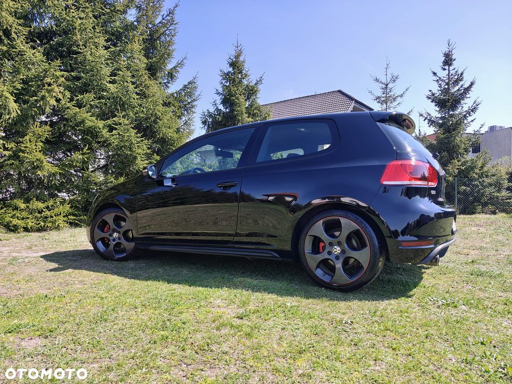 Volkswagen Golf - 2