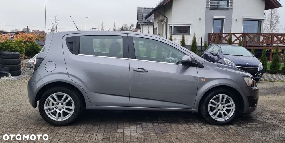 Chevrolet Aveo 1.6 LTZ - 4