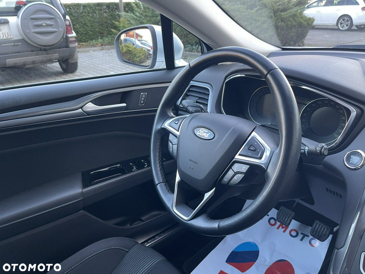 Ford Mondeo - 32