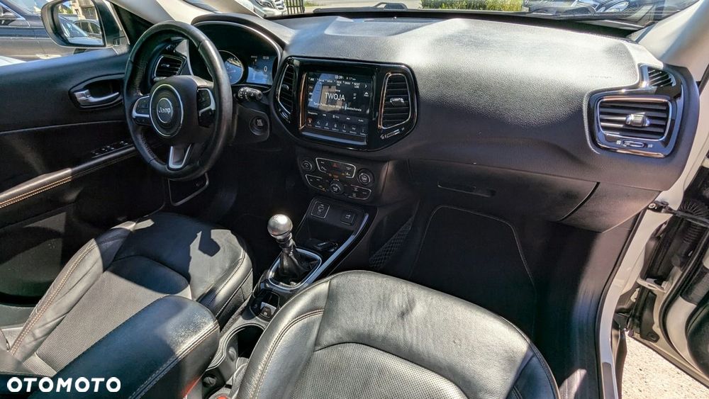 Jeep Compass - 21