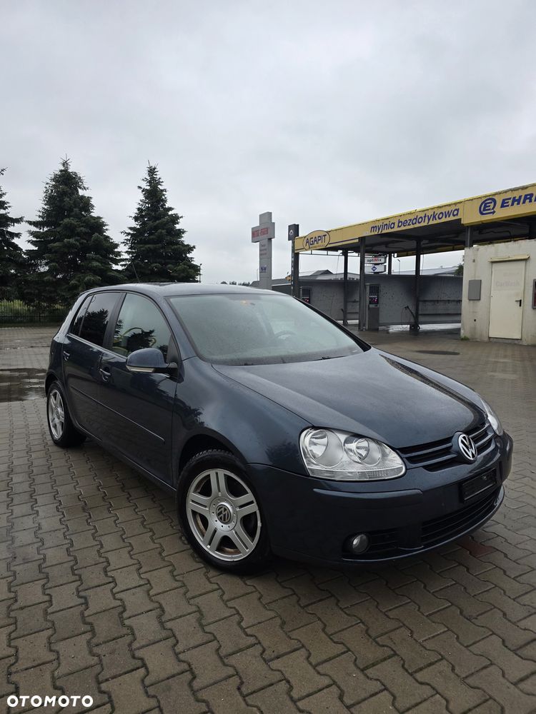 Volkswagen Golf - 1